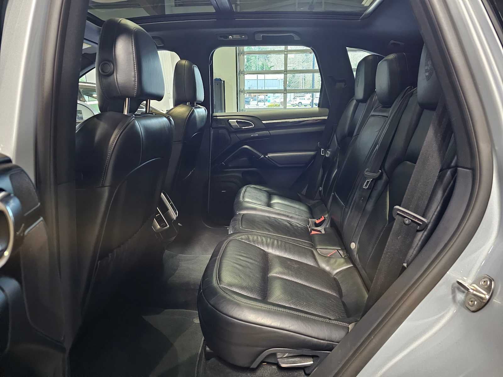 2018 Porsche Cayenne Platinum Edition AWD