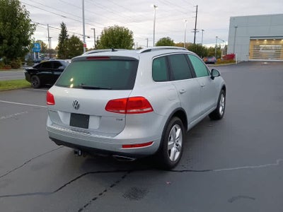 2013 Volkswagen Touareg Sport