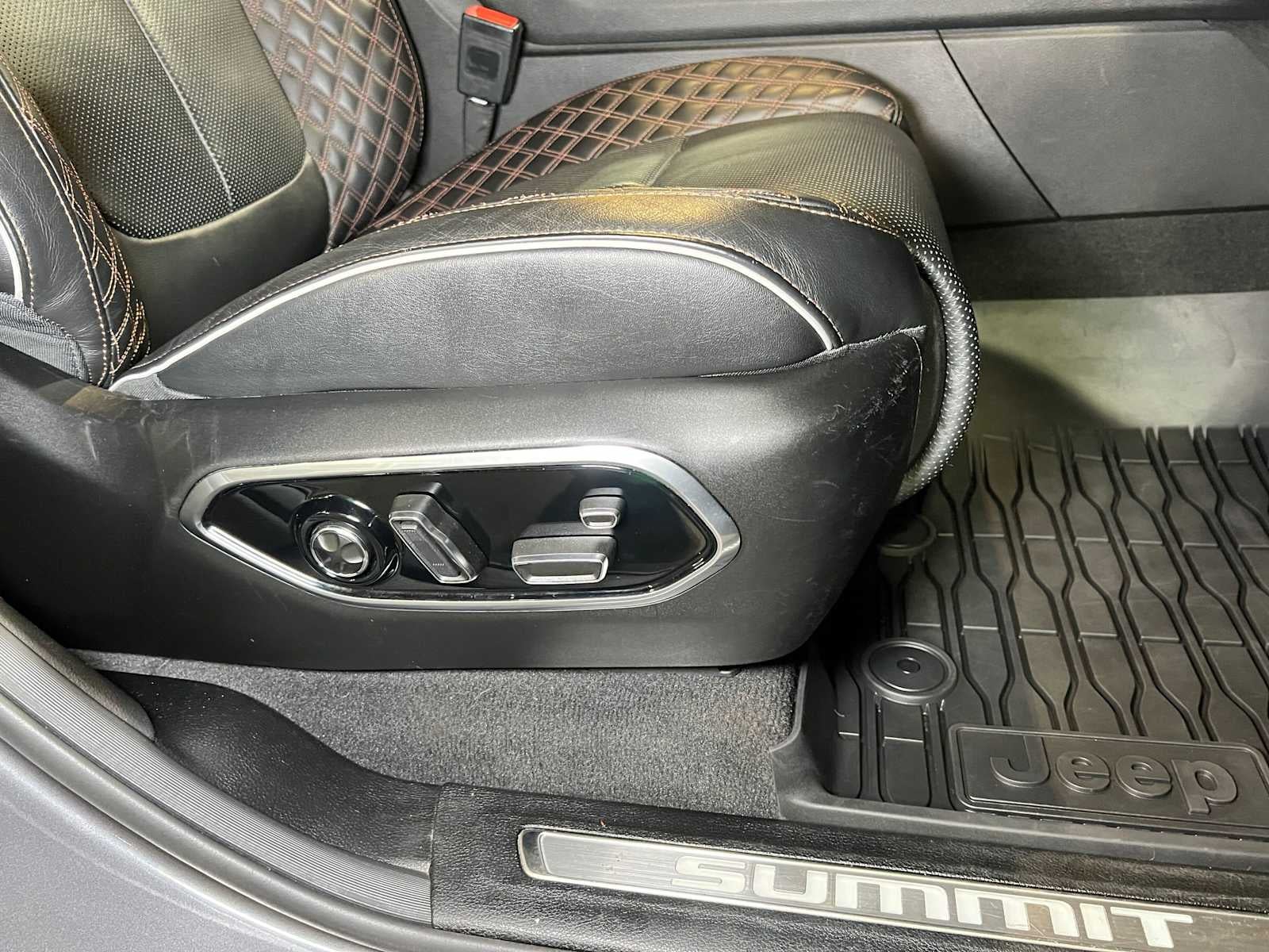 2022 Jeep Grand Cherokee L Summit