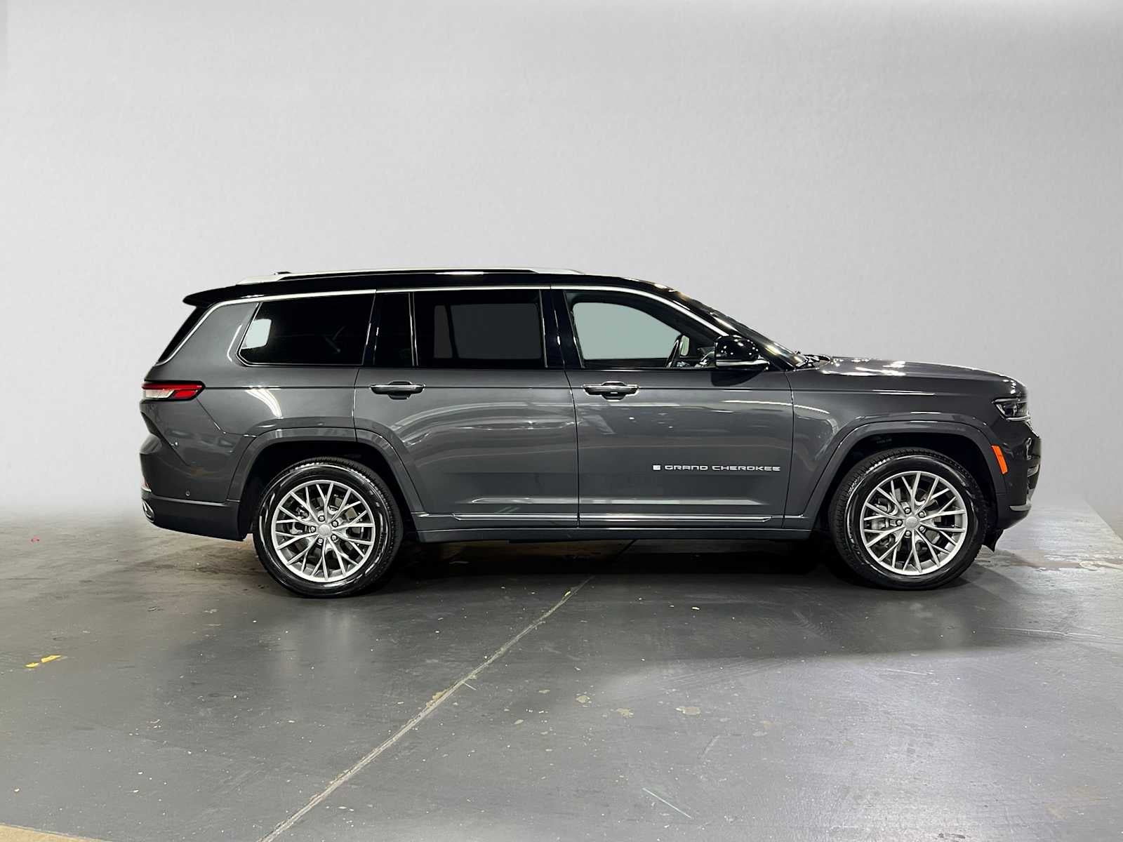 2022 Jeep Grand Cherokee L Summit