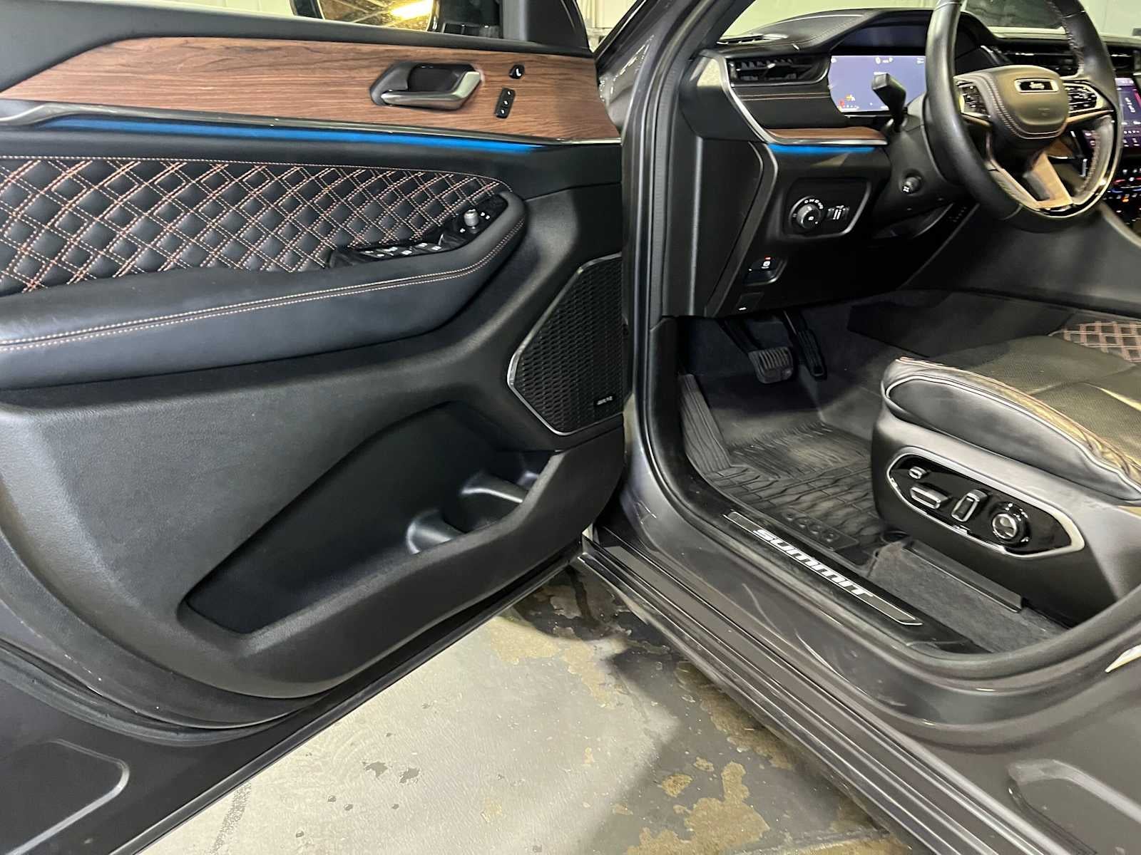 2022 Jeep Grand Cherokee L Summit