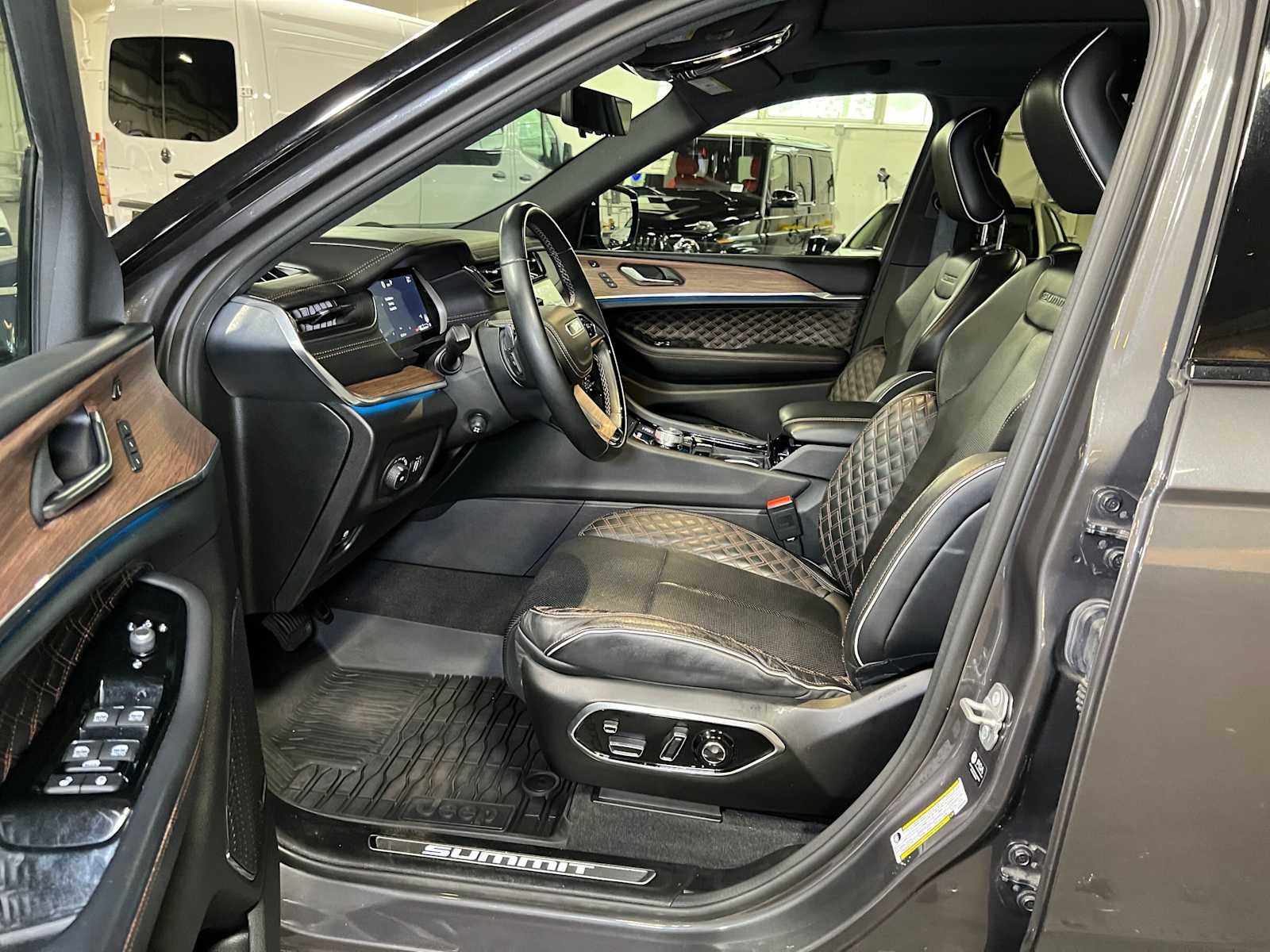 2022 Jeep Grand Cherokee L Summit