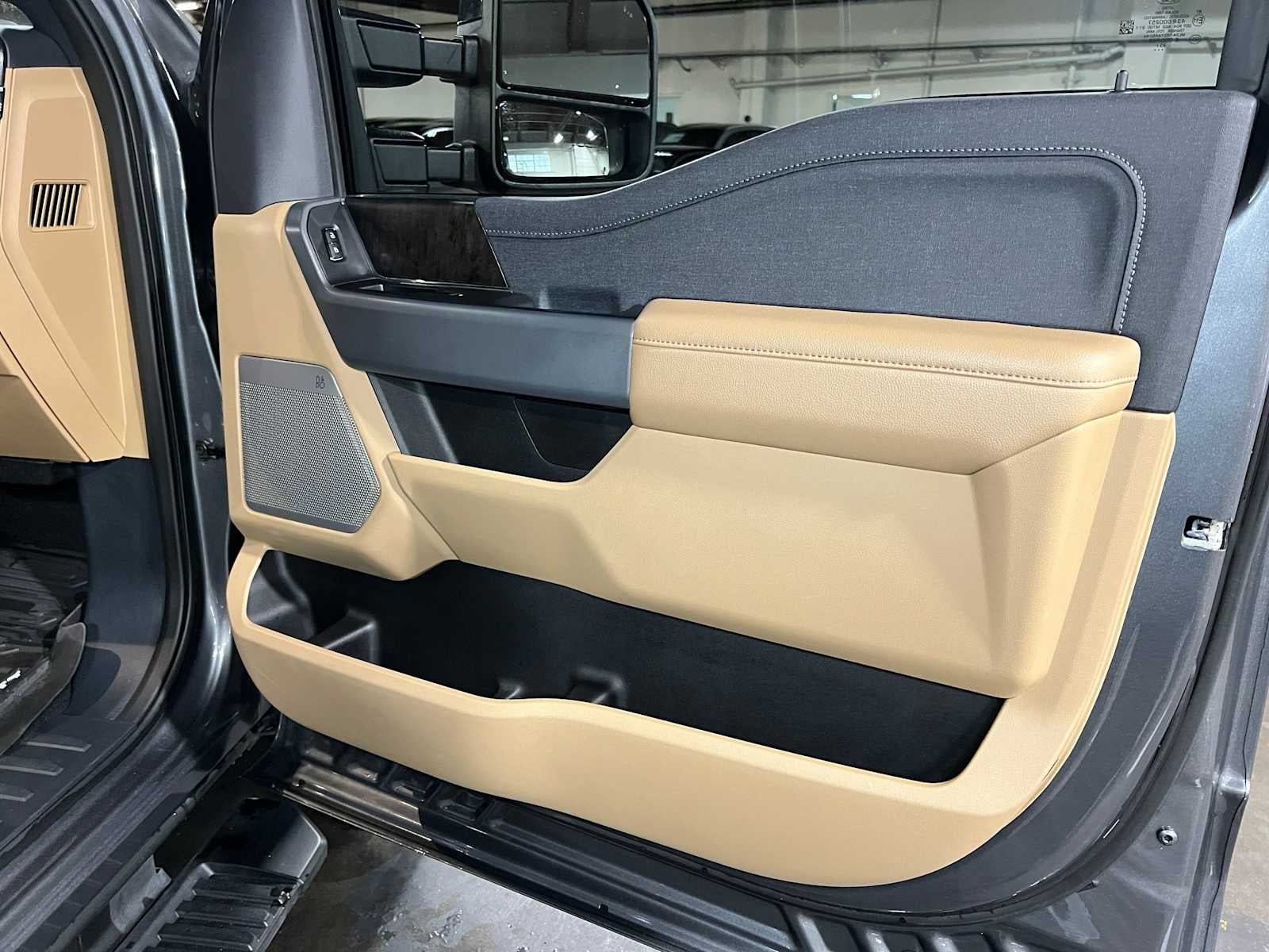 2024 Ford Super Duty F-350 SRW Pickup LARIAT