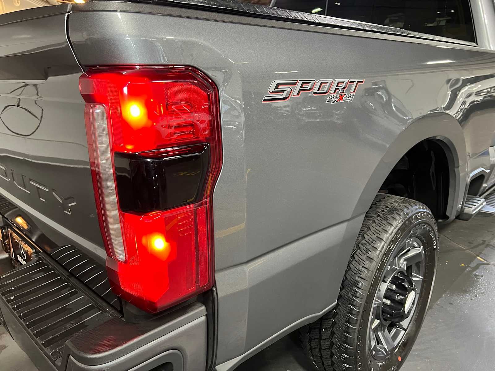 2024 Ford Super Duty F-350 SRW Pickup LARIAT