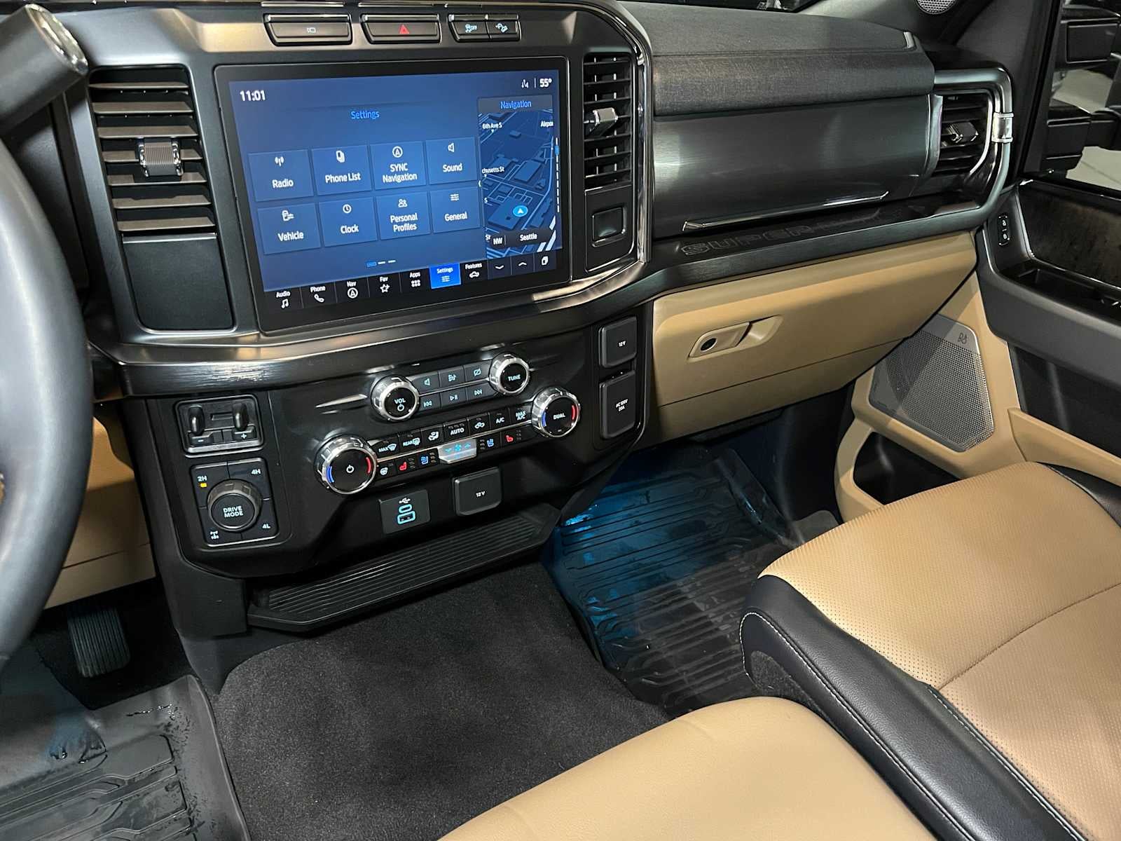 2024 Ford Super Duty F-350 SRW Pickup LARIAT