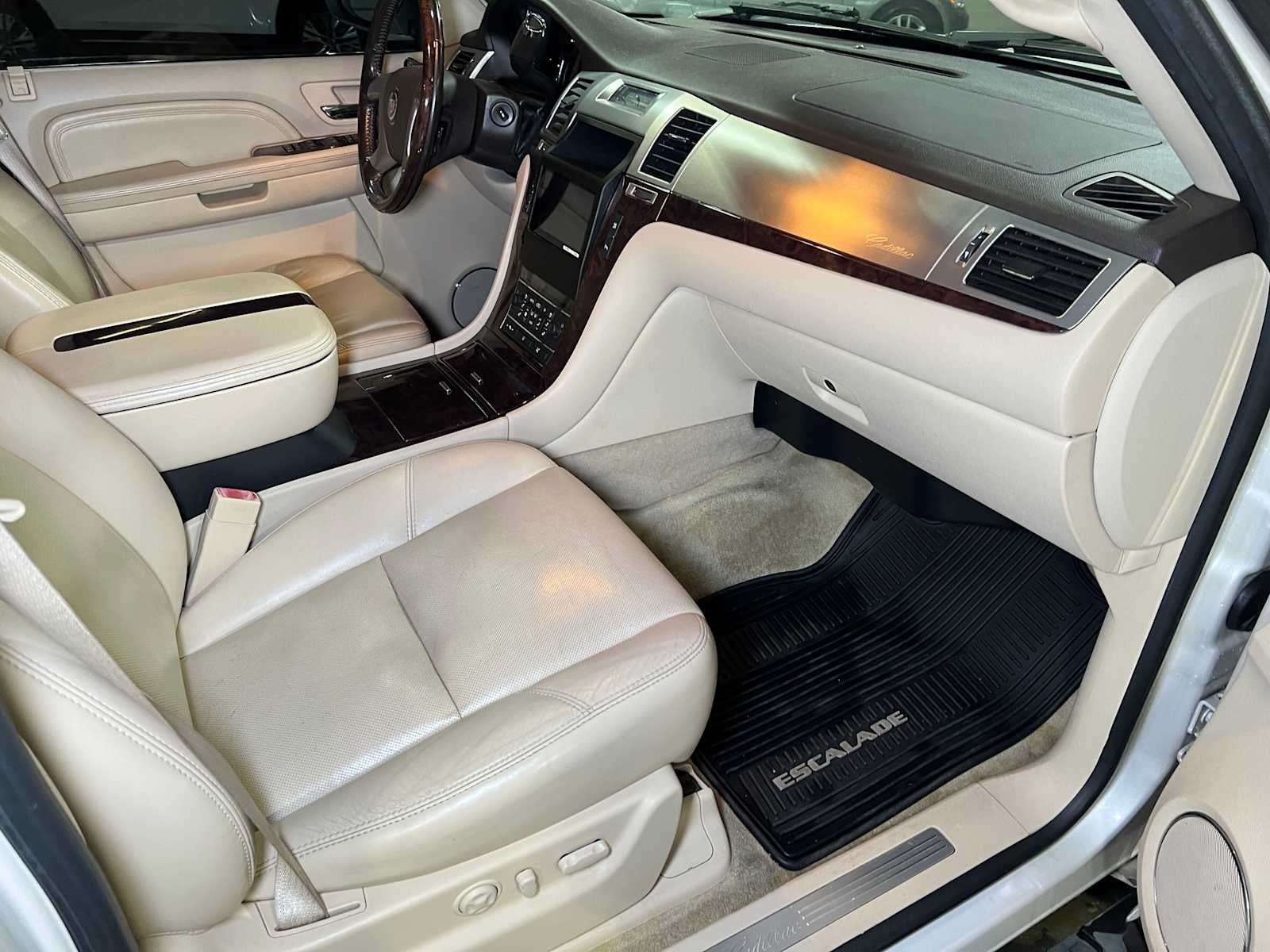 2007 Cadillac Escalade AWD 4dr
