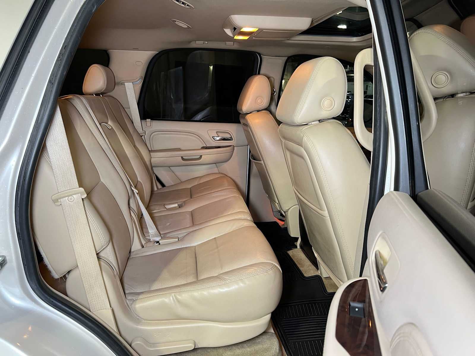 2007 Cadillac Escalade AWD 4dr