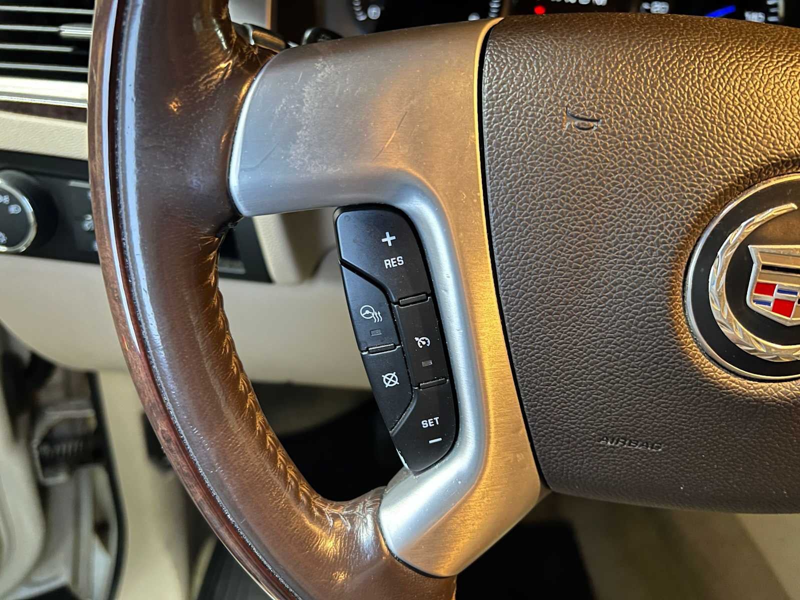2007 Cadillac Escalade AWD 4dr