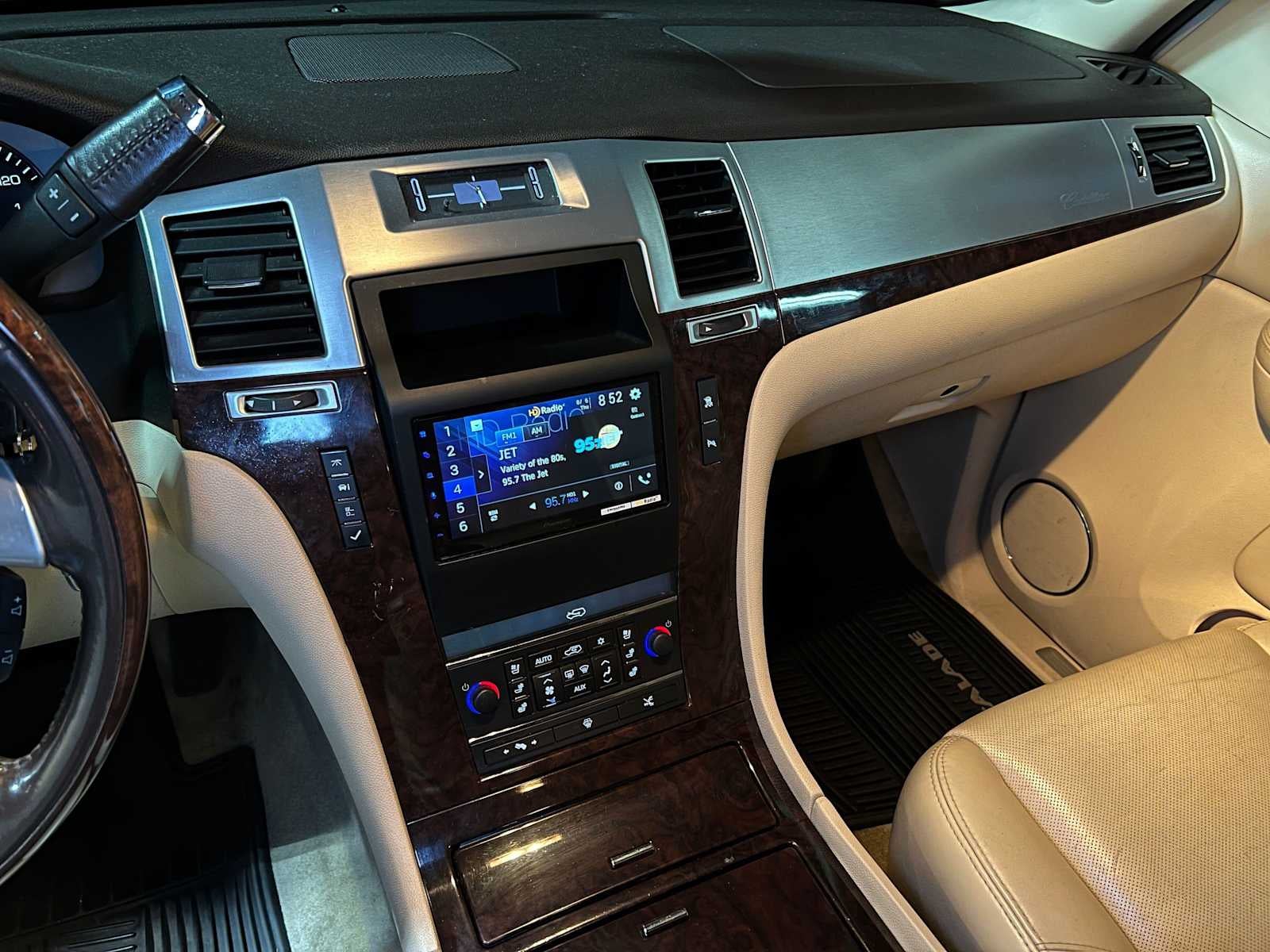 2007 Cadillac Escalade AWD 4dr