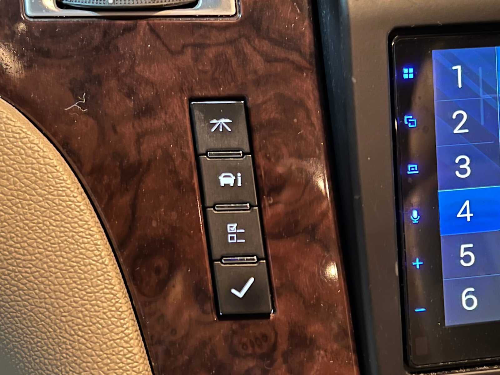 2007 Cadillac Escalade AWD 4dr