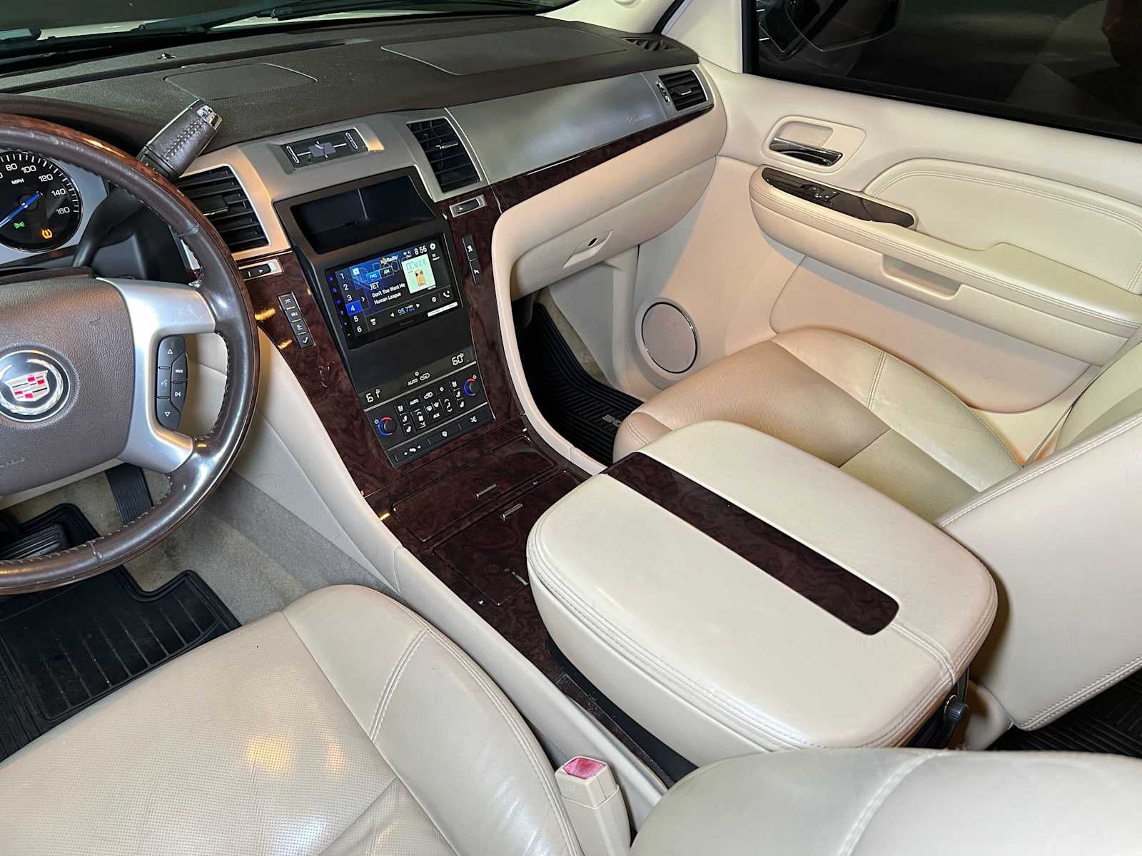 2007 Cadillac Escalade AWD 4dr