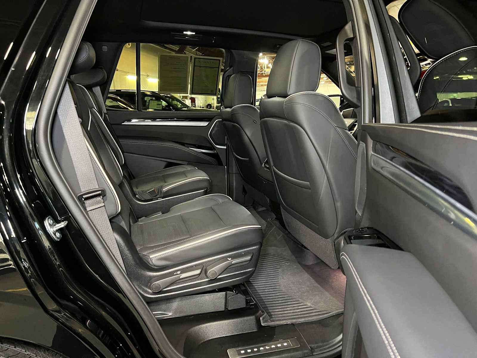 2025 Cadillac Escalade 4WD Sport