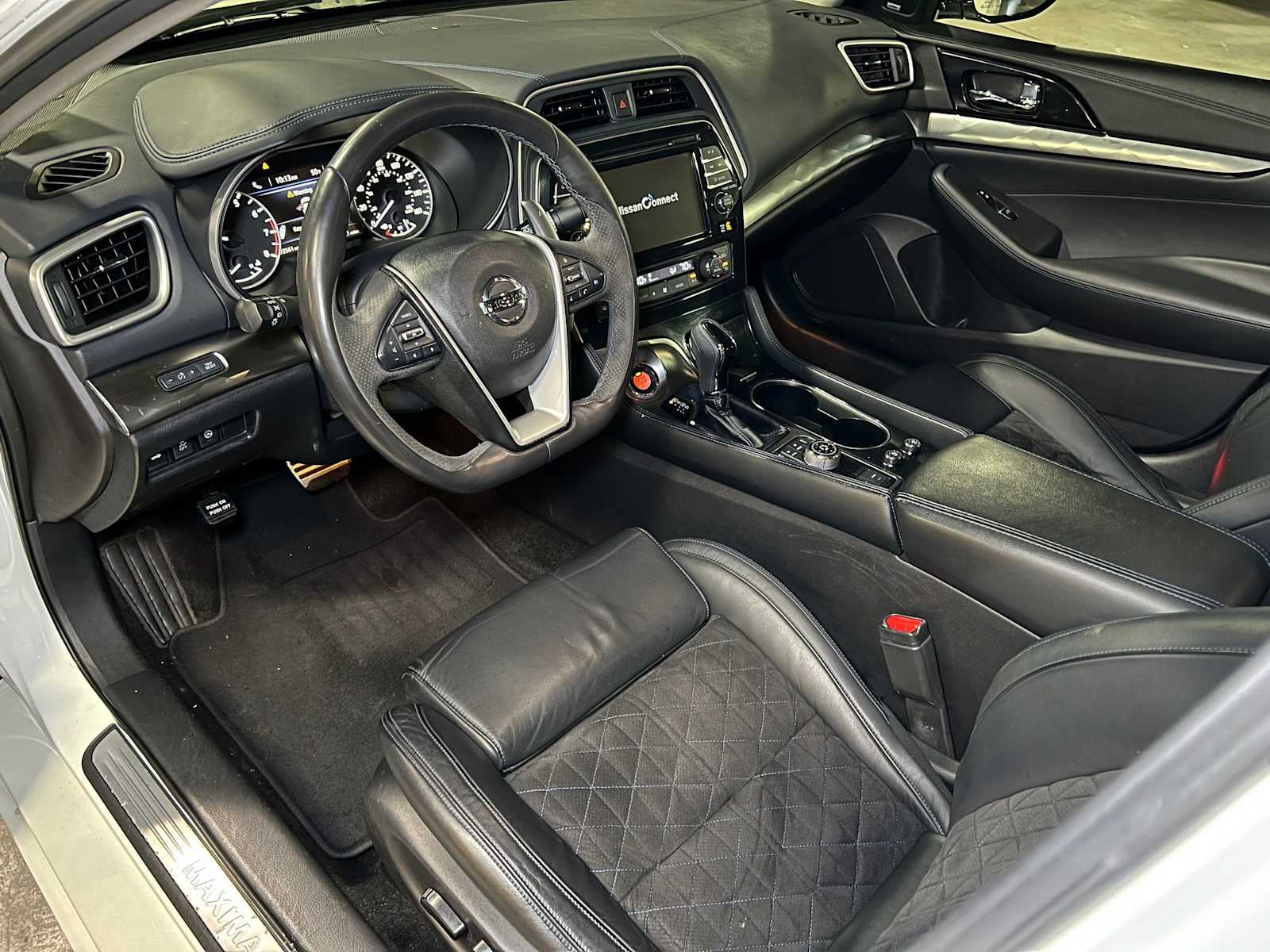 2017 Nissan Maxima SR