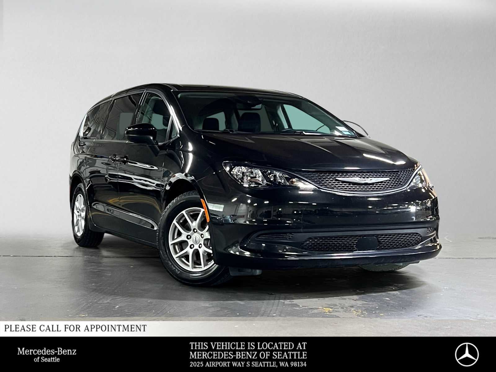 2023 Chrysler Voyager LX