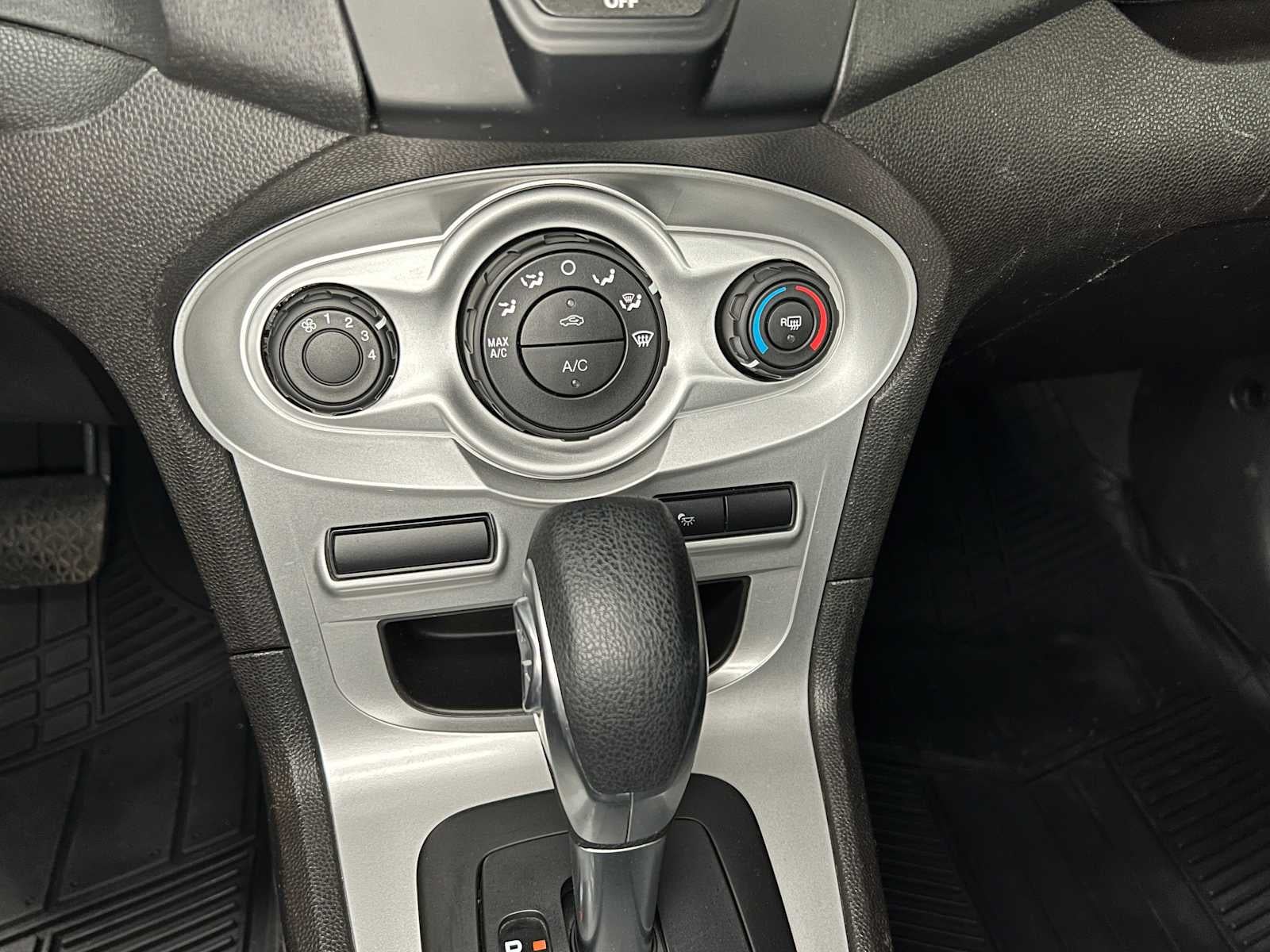 2016 Ford Fiesta SE