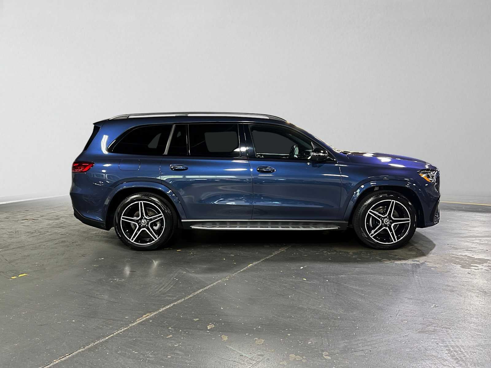2025 Mercedes-Benz GLS 450 4MATIC® SUV