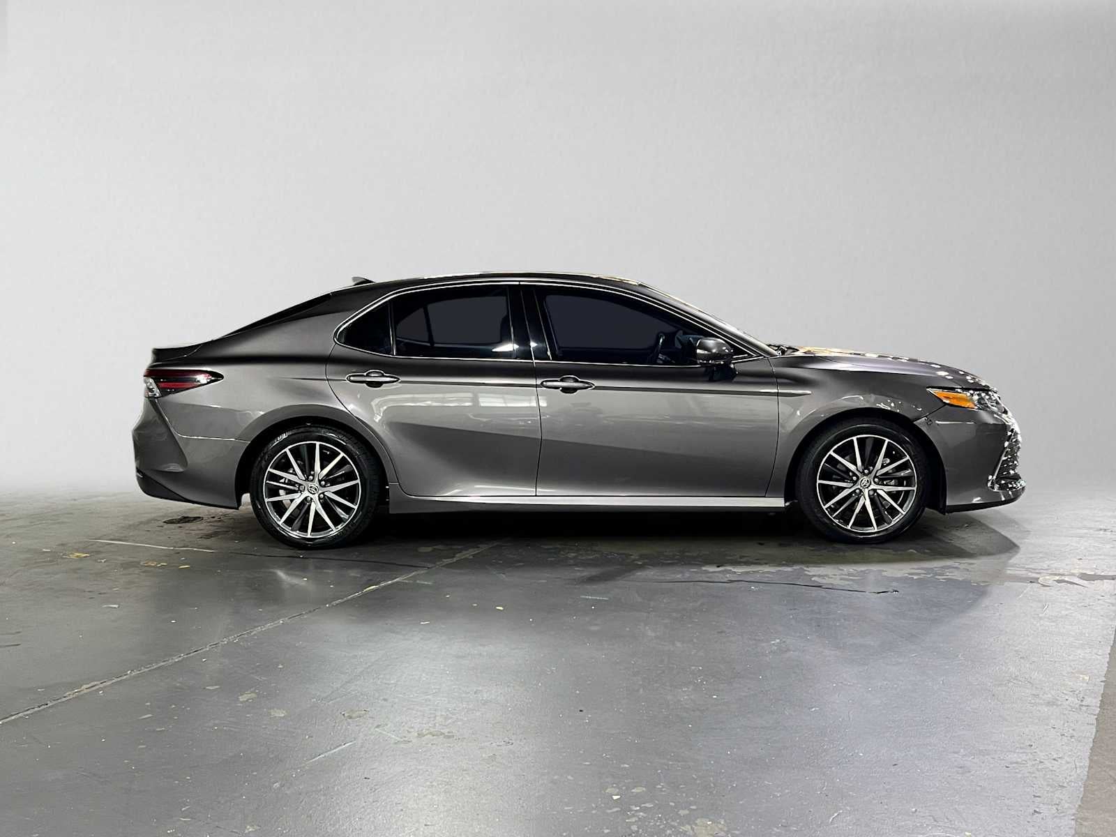 2023 Toyota Camry Hybrid XLE