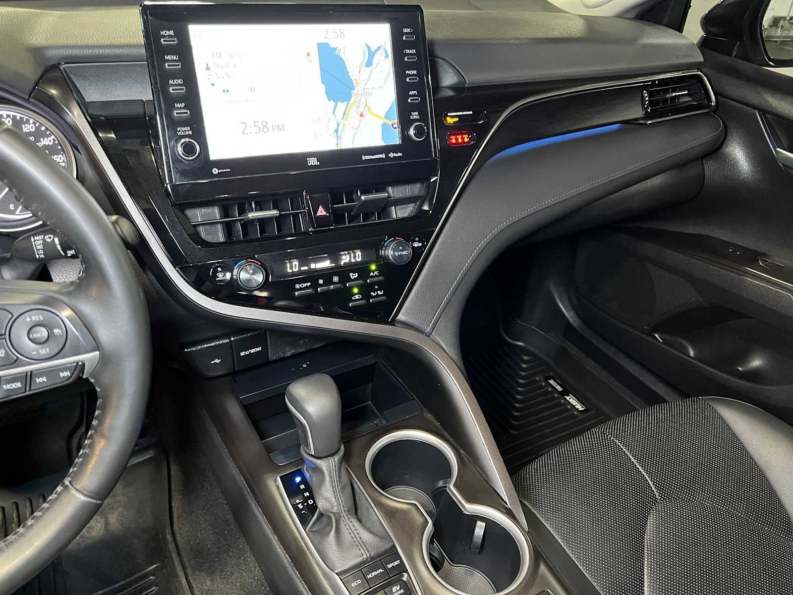 2023 Toyota Camry Hybrid XLE