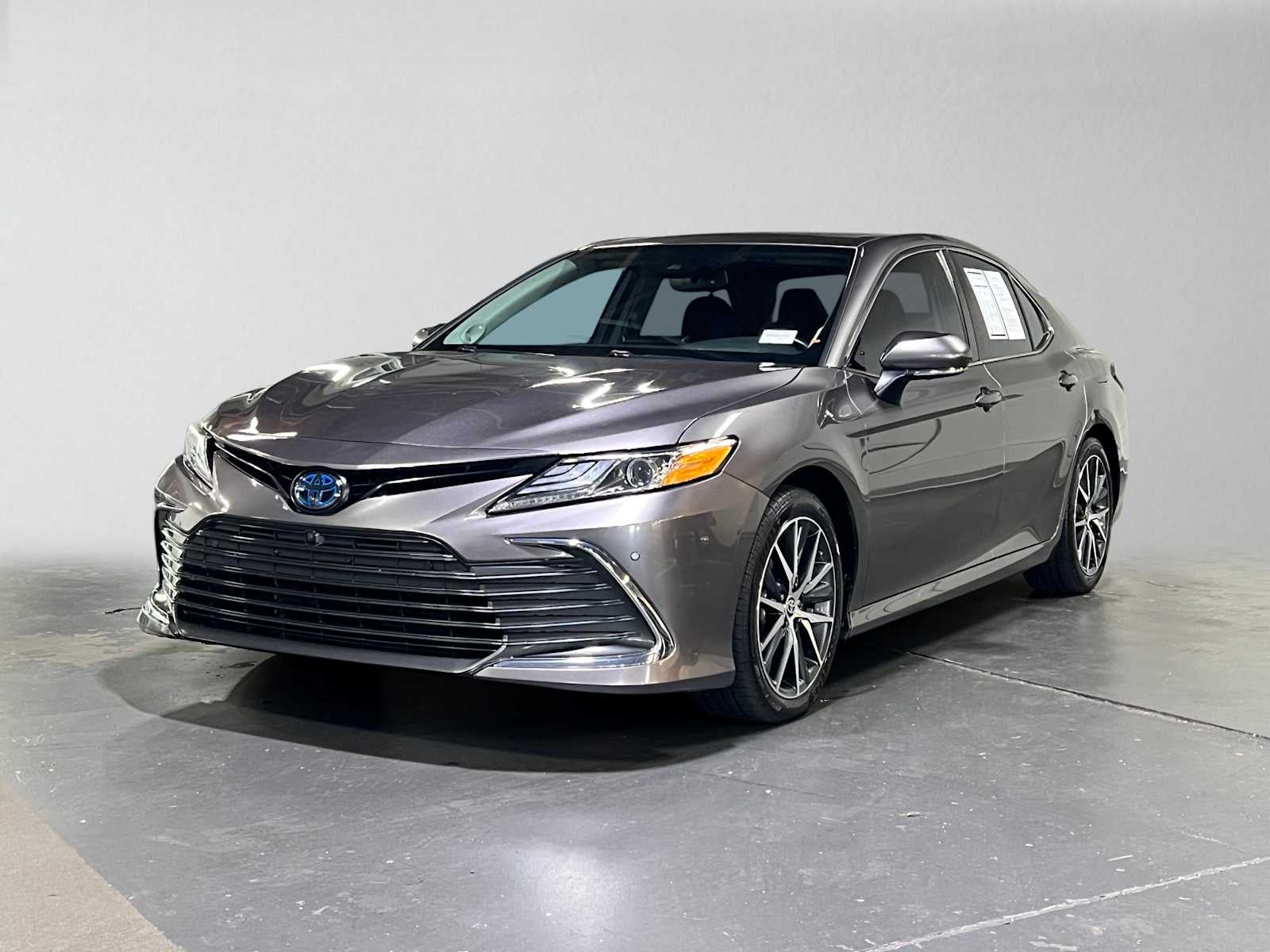 2023 Toyota Camry Hybrid XLE