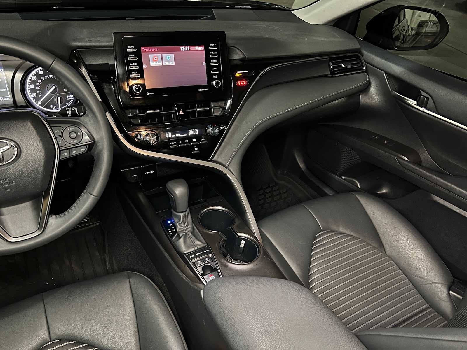 2024 Toyota Camry Hybrid SE