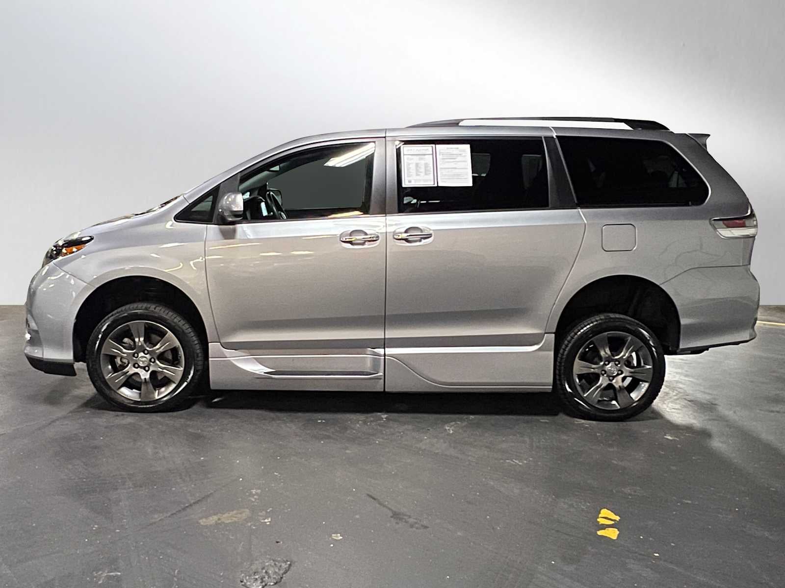 2015 Toyota Sienna SE