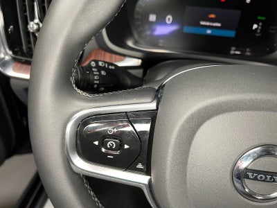 2024 Volvo S60 Recharge Plug-In Hybrid Ultimate Dark Theme