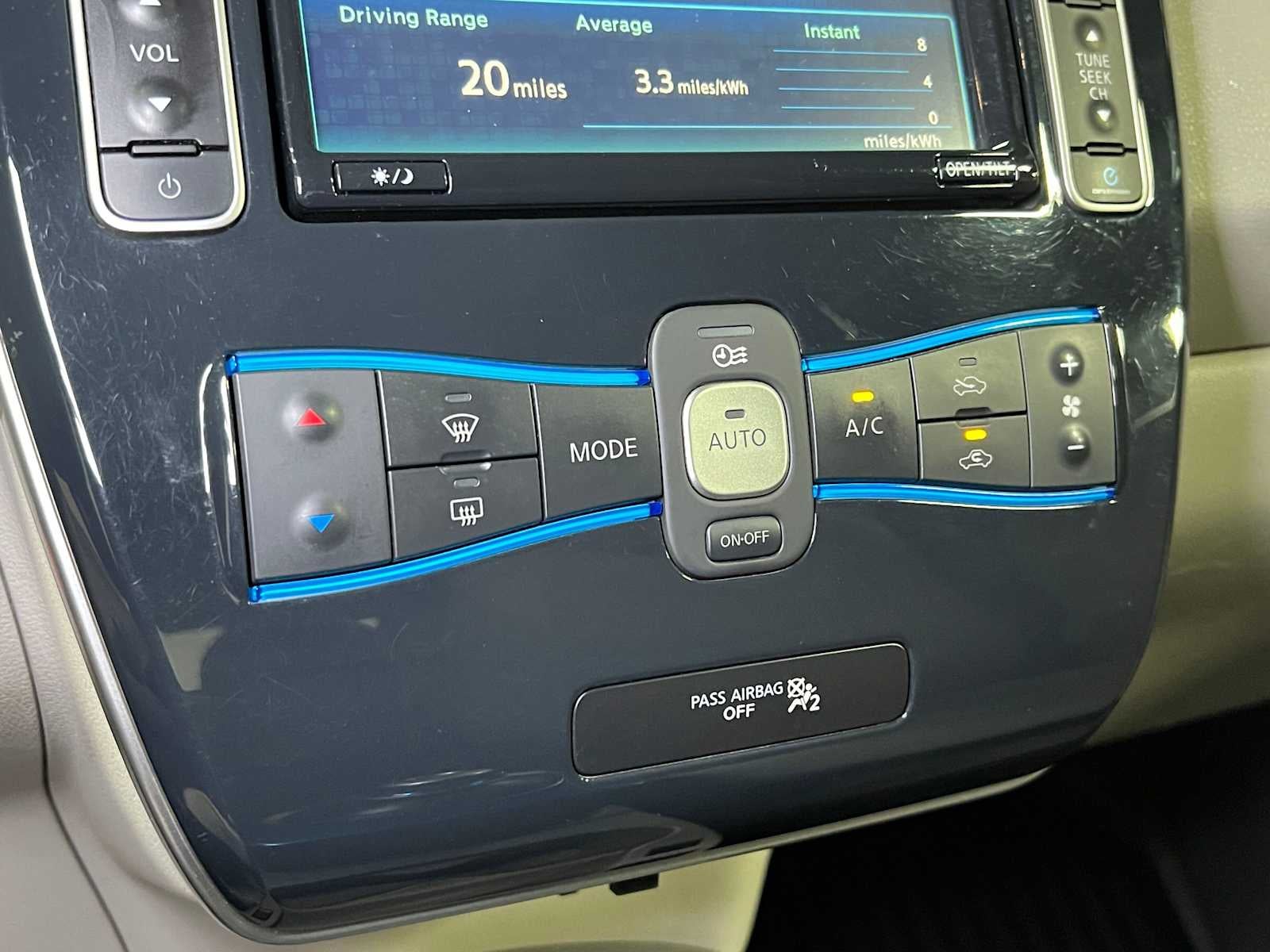 2011 Nissan LEAF SL-e