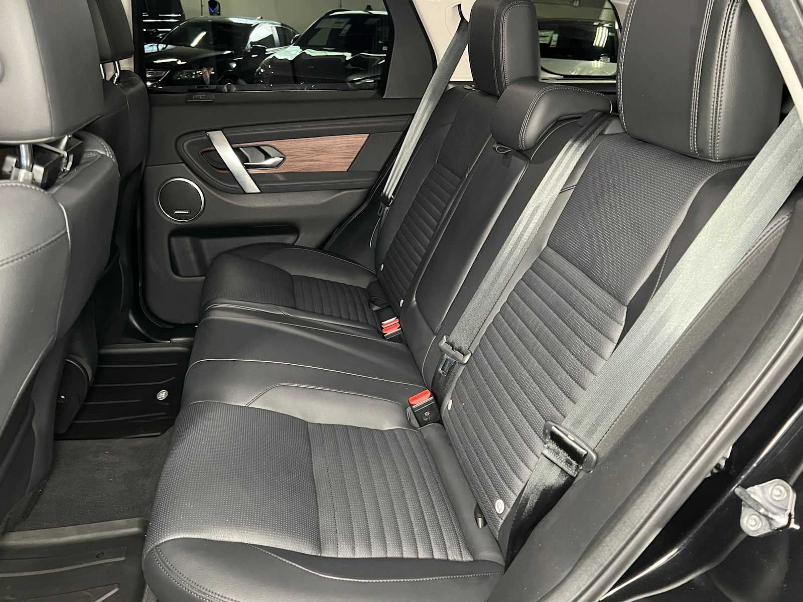 2025 Land Rover Discovery Sport S