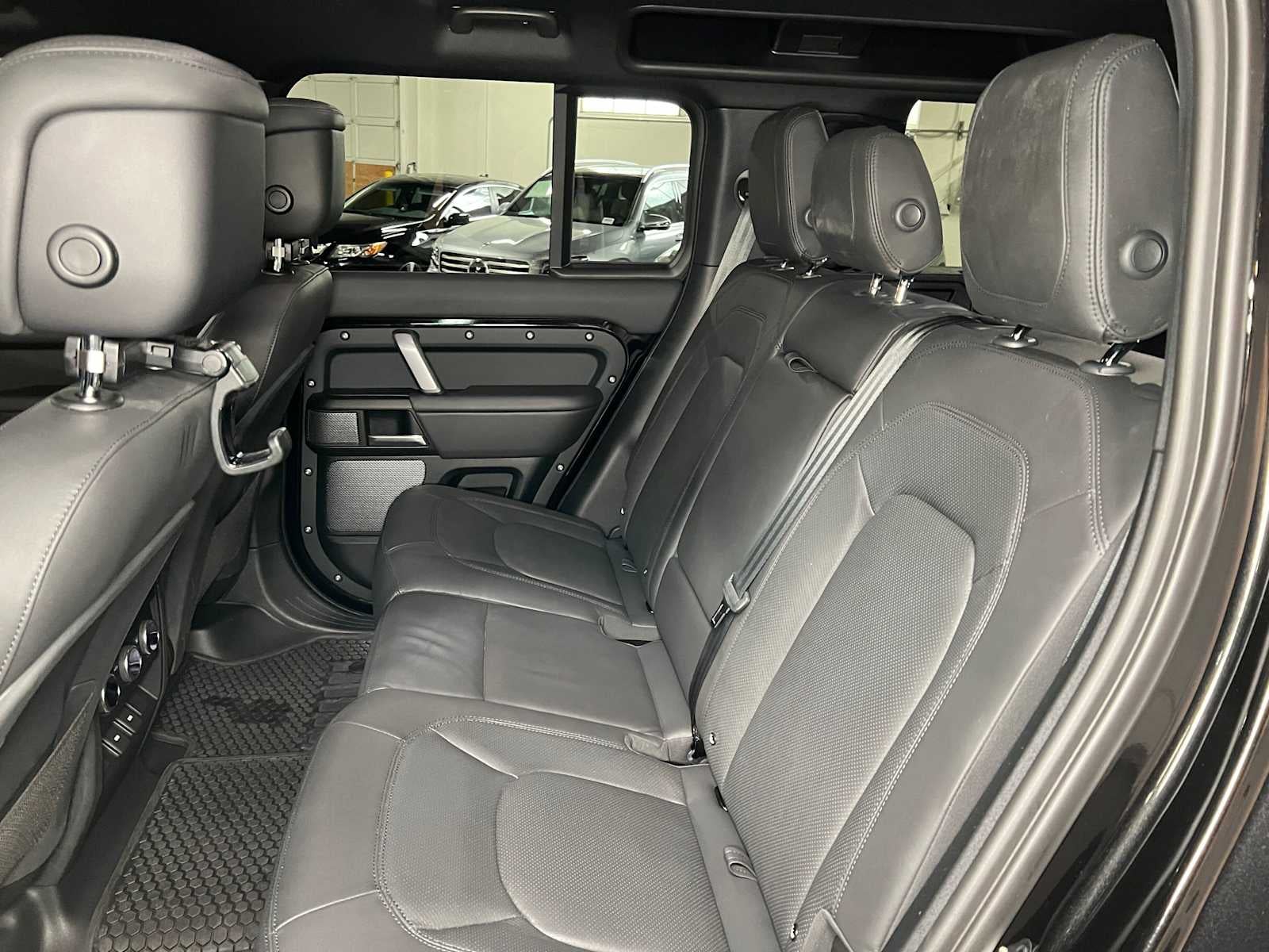2024 Land Rover Defender V8