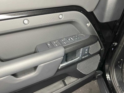 2024 Land Rover Defender V8