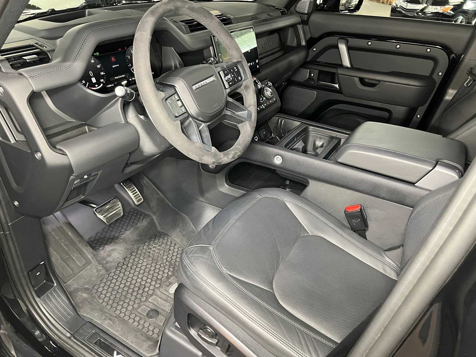 2024 Land Rover Defender V8