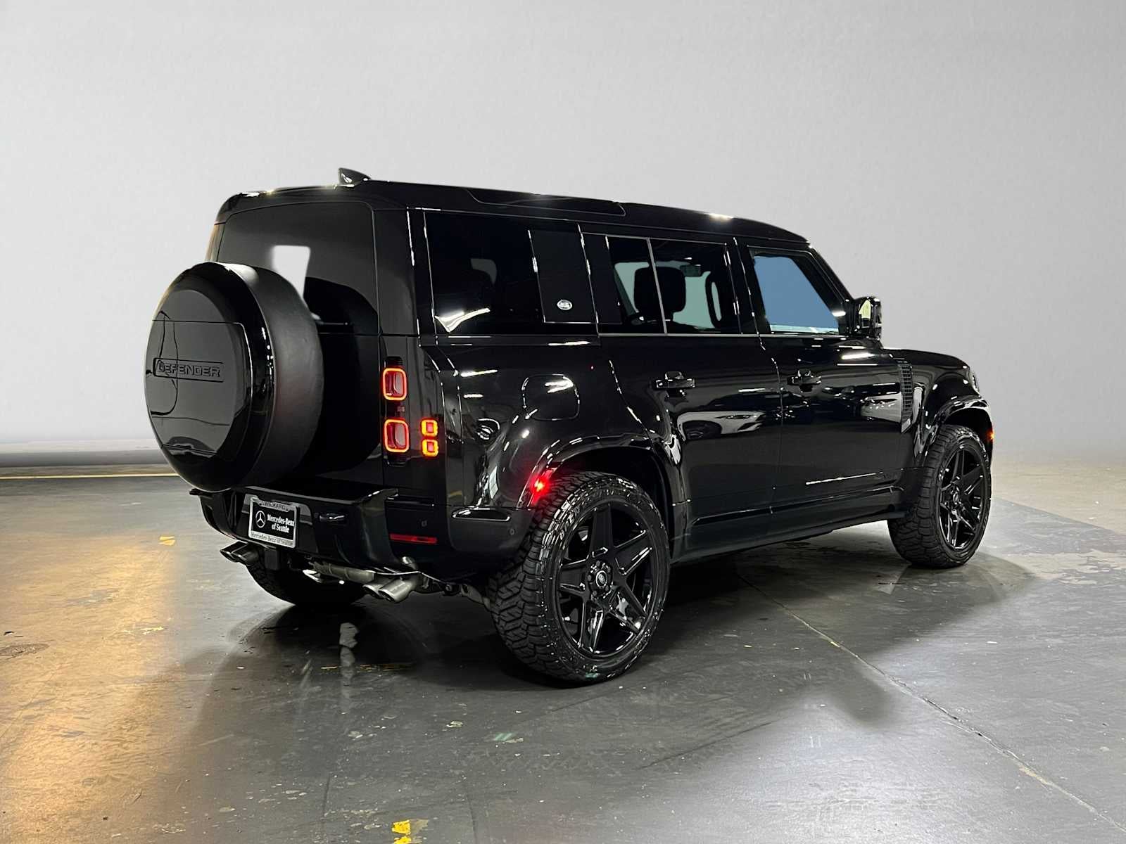 2024 Land Rover Defender V8