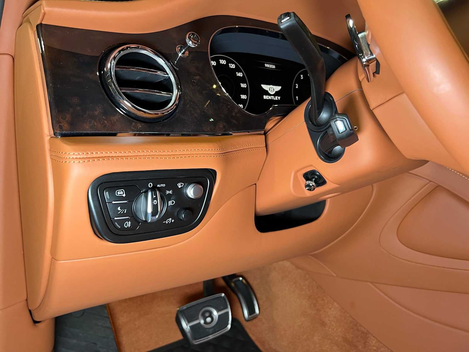 2022 Bentley Bentayga V8