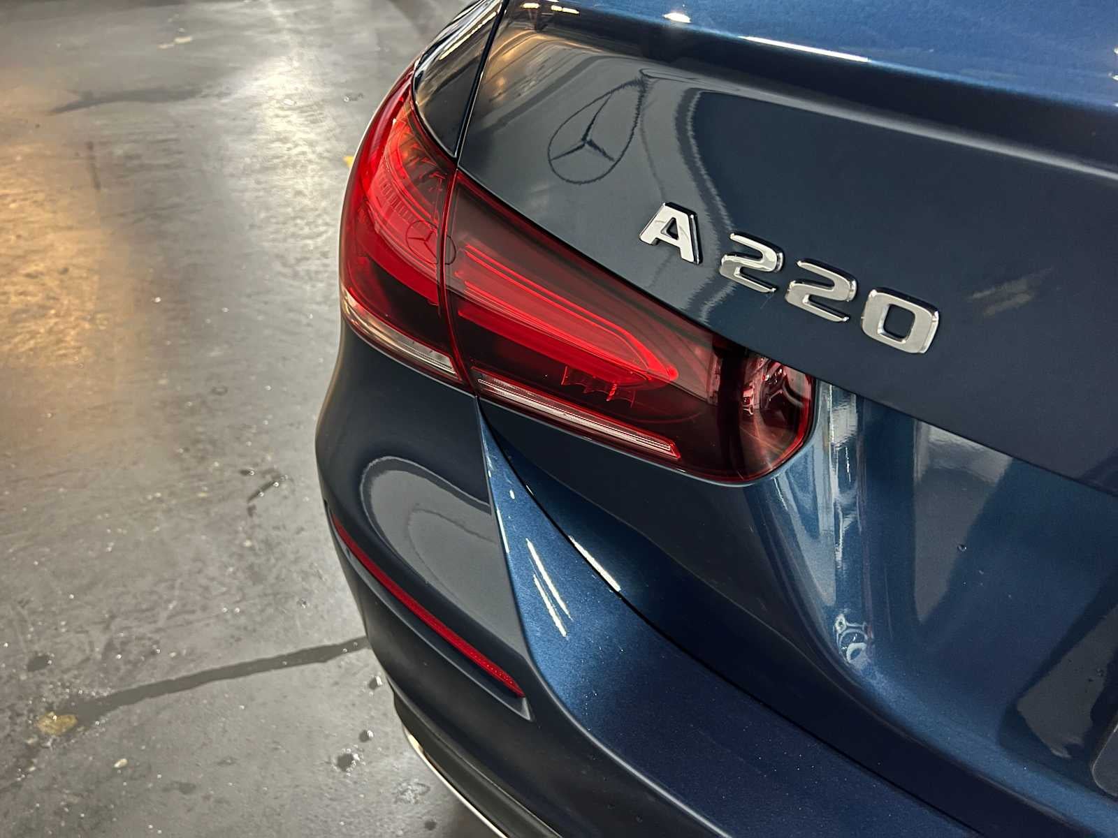2021 Mercedes-Benz A 220 A 220