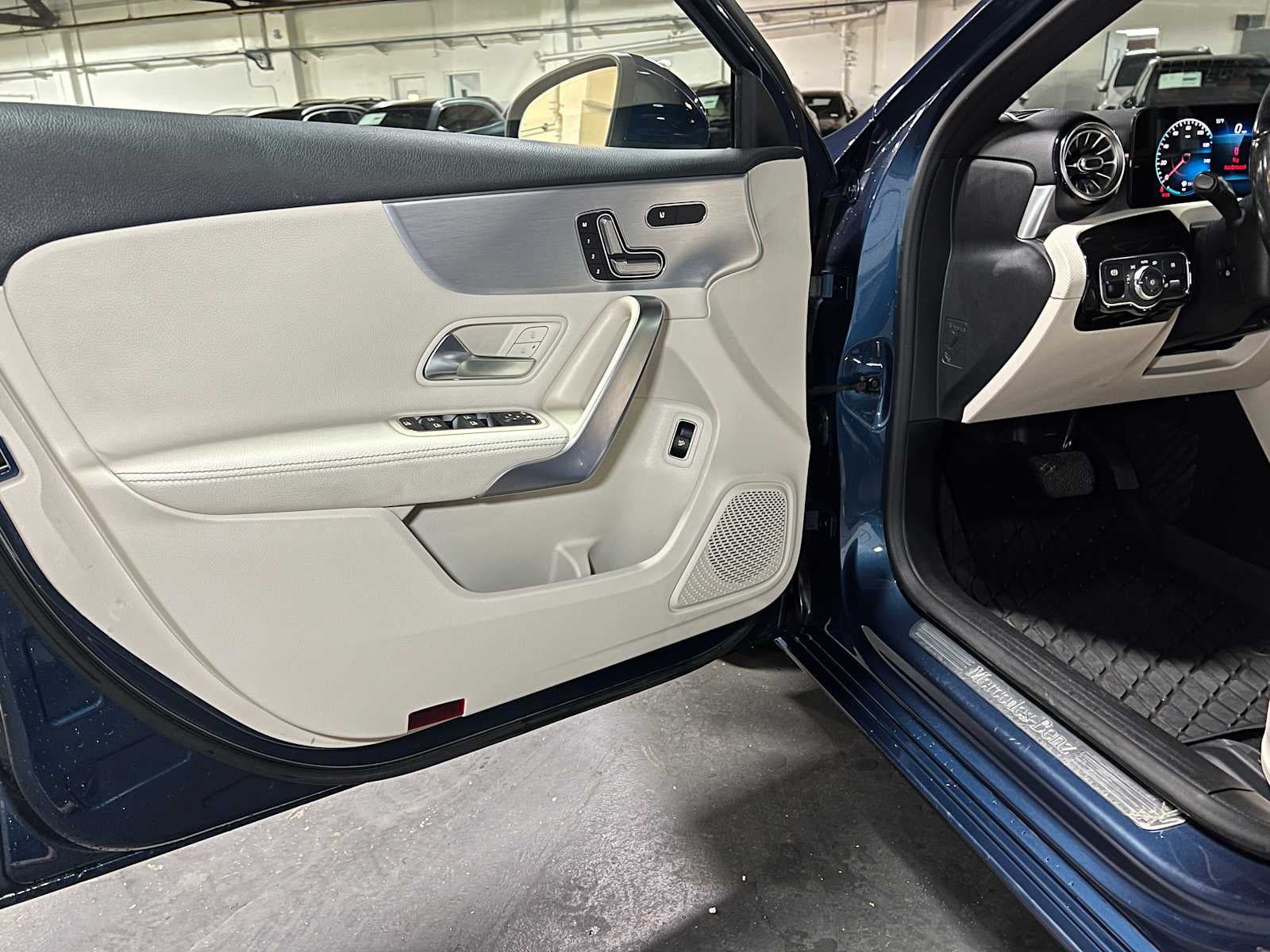 2021 Mercedes-Benz A 220 A 220