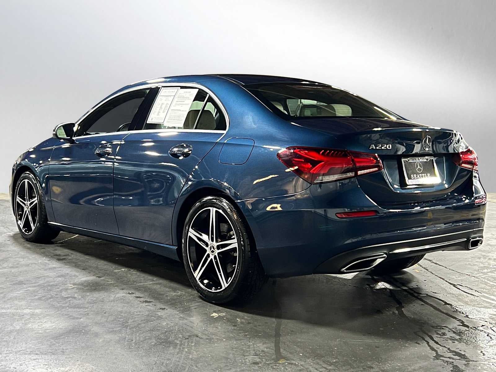 2021 Mercedes-Benz A 220 A 220