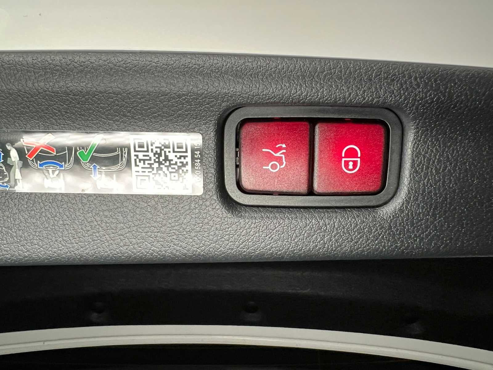 2025 Mercedes-Benz C 300 Sedan