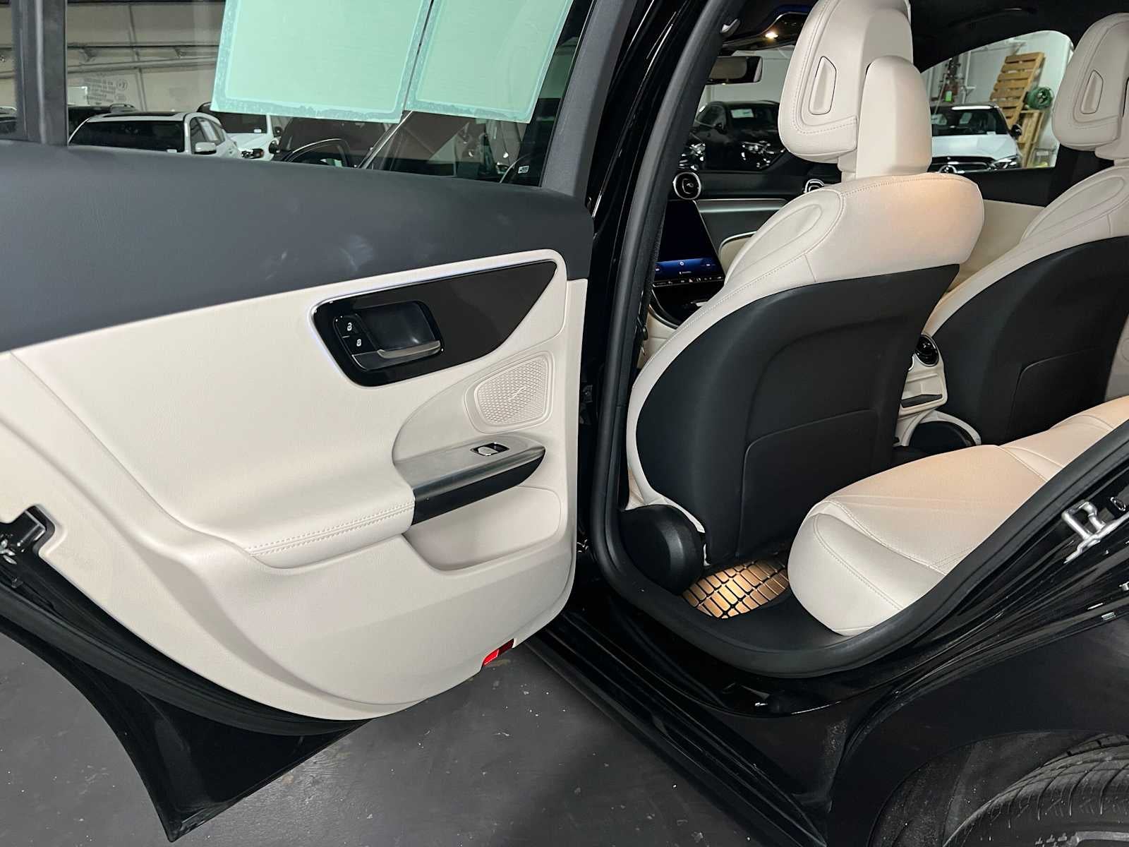 2026 Mercedes-Benz C 300 4MATIC® Sedan