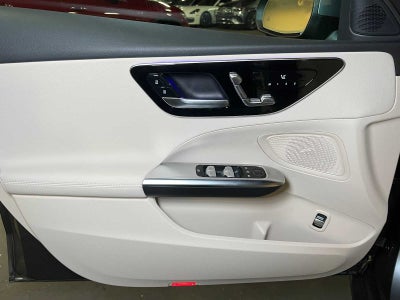 2025 Mercedes-Benz C 300 C 300