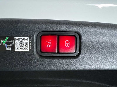 2025 Mercedes-Benz C 300 C 300