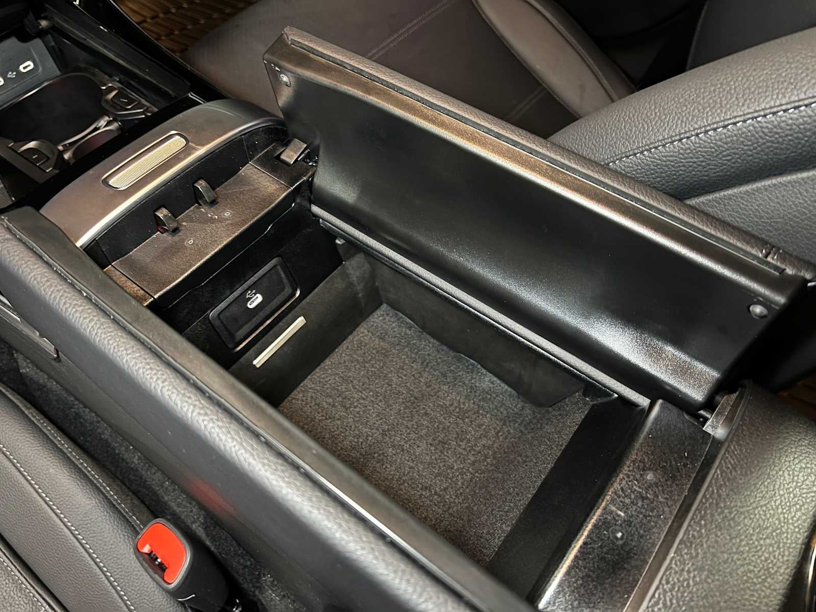 2025 Mercedes-Benz C 300 C 300