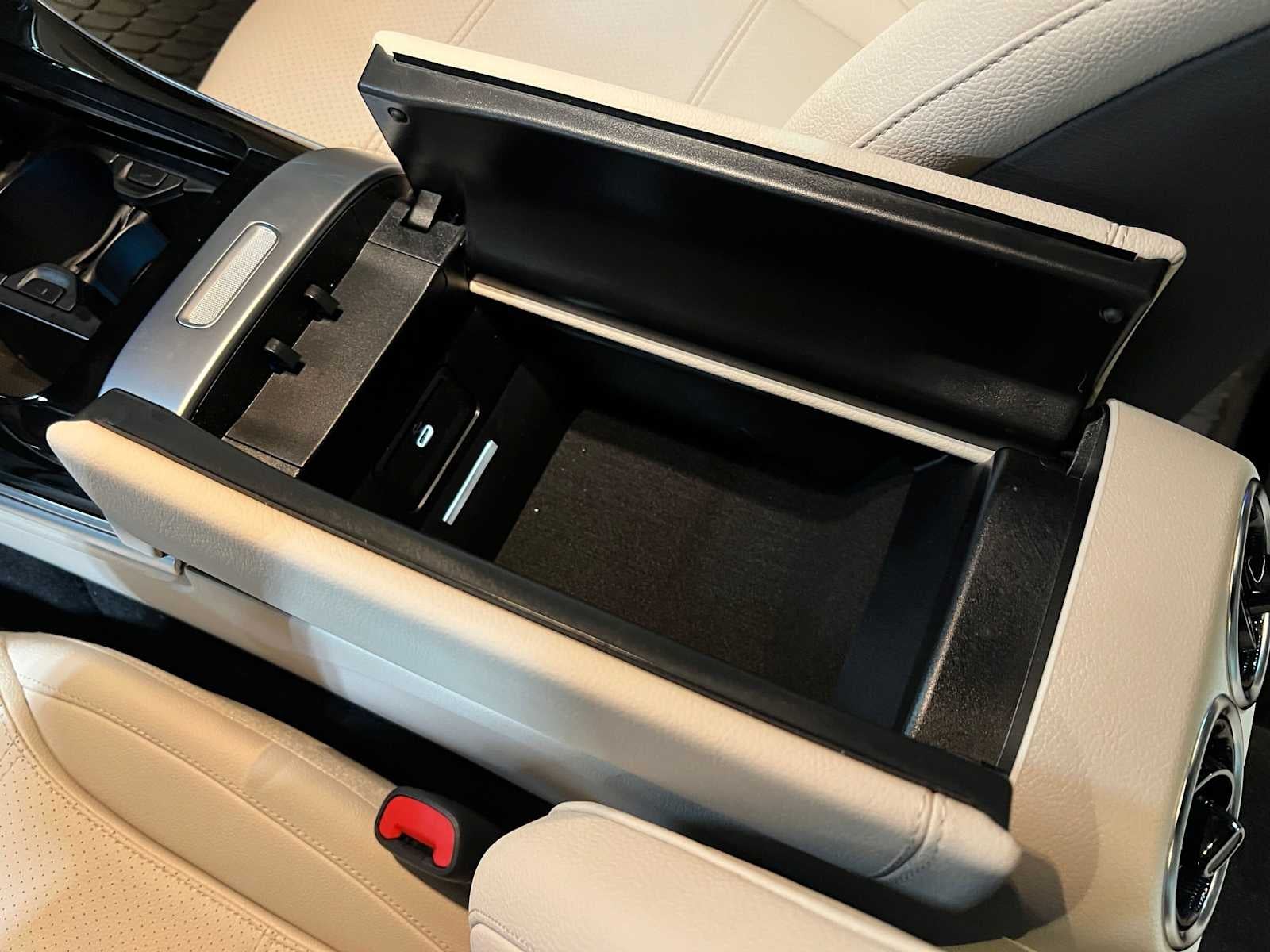 2026 Mercedes-Benz C 300 4MATIC® Sedan