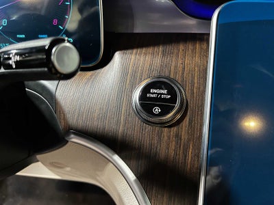 2025 Mercedes-Benz C 300 C 300