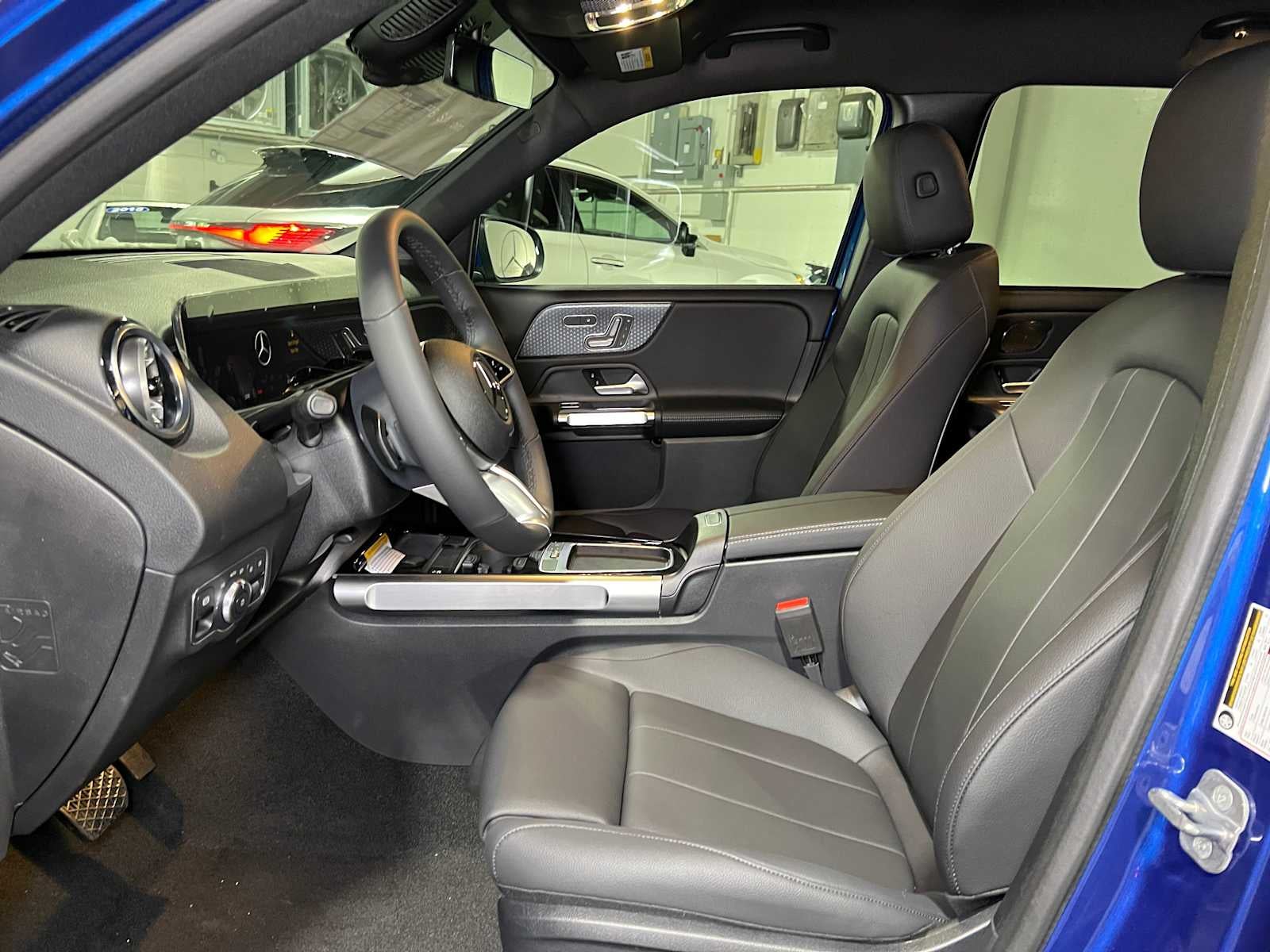 2025 Mercedes-Benz GLB 250 4MATIC® SUV