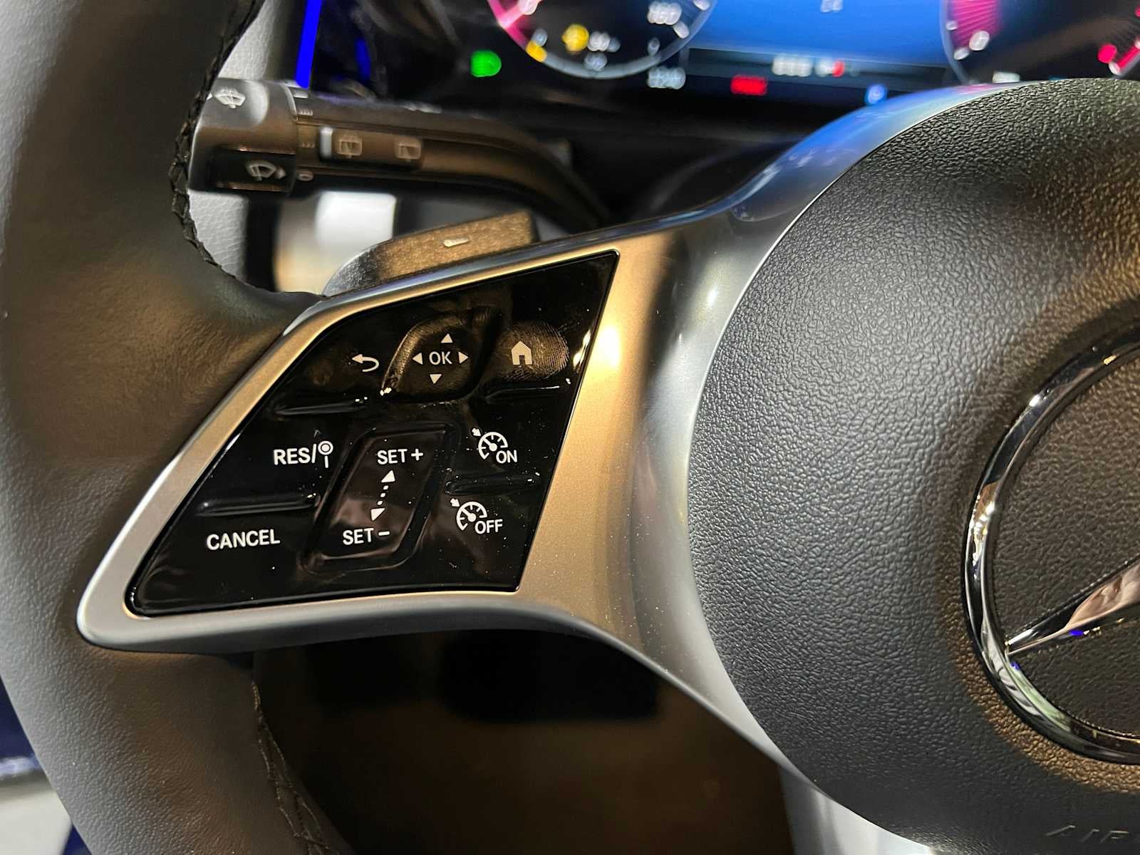 2025 Mercedes-Benz GLB 250 4MATIC® SUV