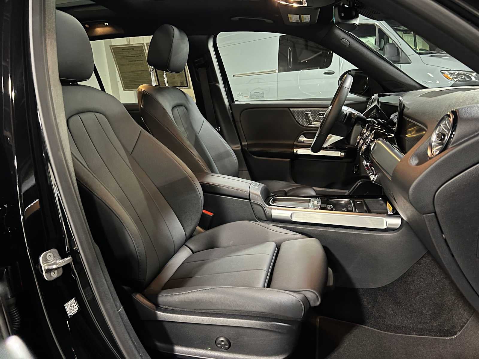 2026 Mercedes-Benz GLB 250 4MATIC® SUV