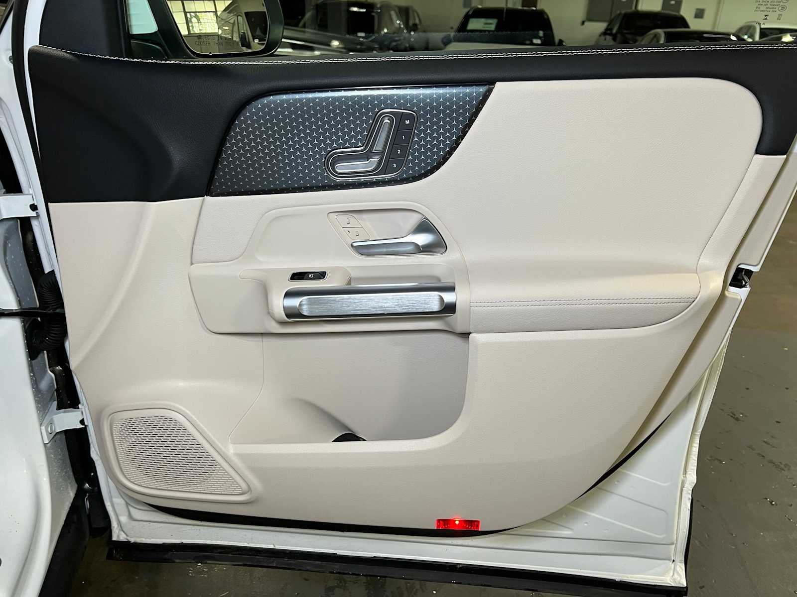 2025 Mercedes-Benz GLB 250 4MATIC® SUV