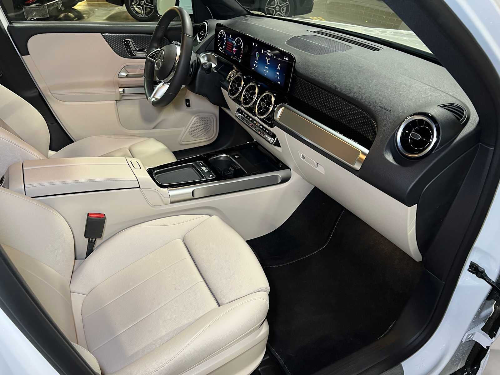 2025 Mercedes-Benz GLB 250 4MATIC® SUV