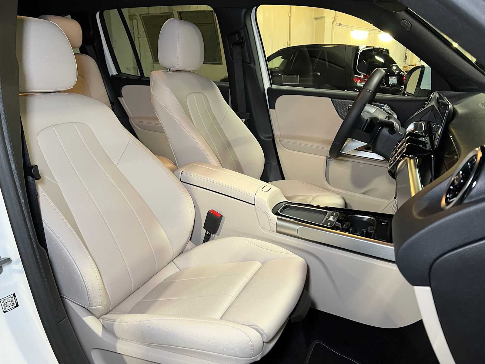 2025 Mercedes-Benz GLB 250 4MATIC® SUV