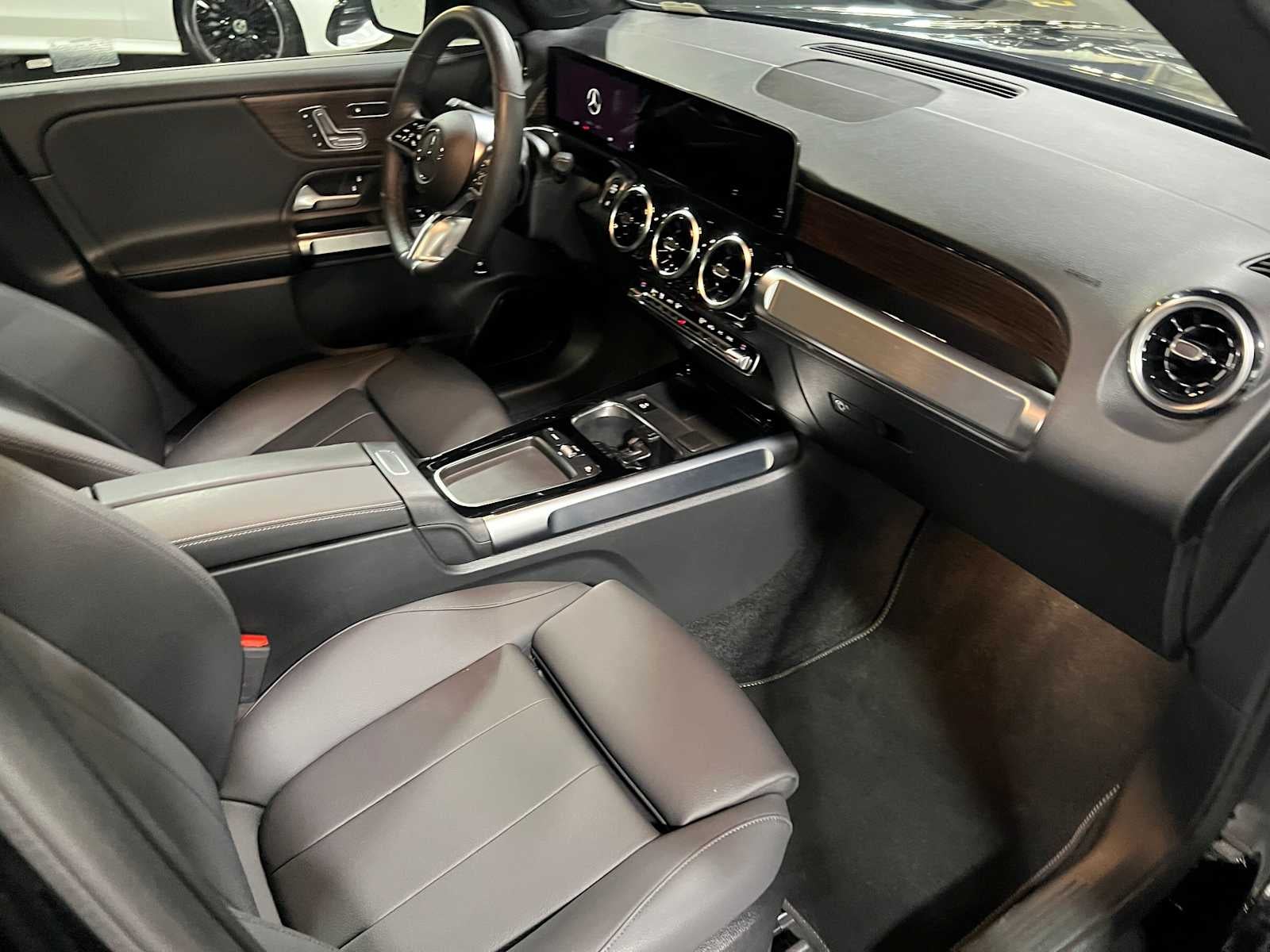 2026 Mercedes-Benz GLB 250 4MATIC® SUV